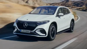 Top-features-of-the-upcoming-mercedes-benz-eqs-suv